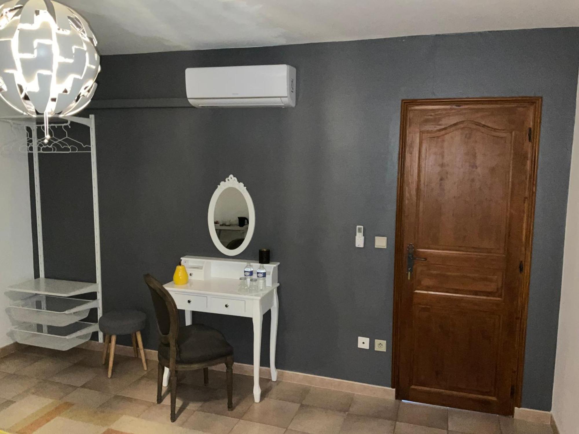 Number9 - Now With Air Conditioned Rooms Carlipa ภายนอก รูปภาพ